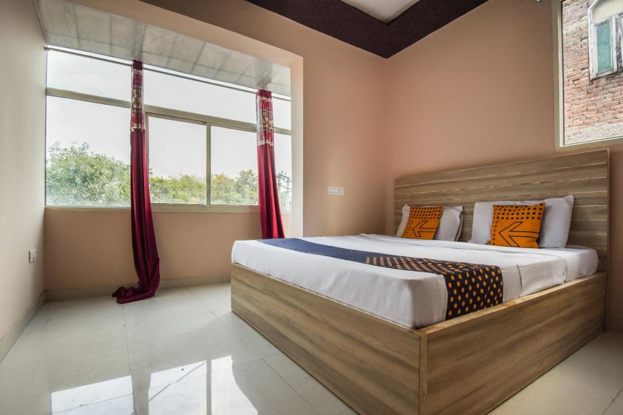 Hotel O Hi Tech Панчкула Екстериор снимка