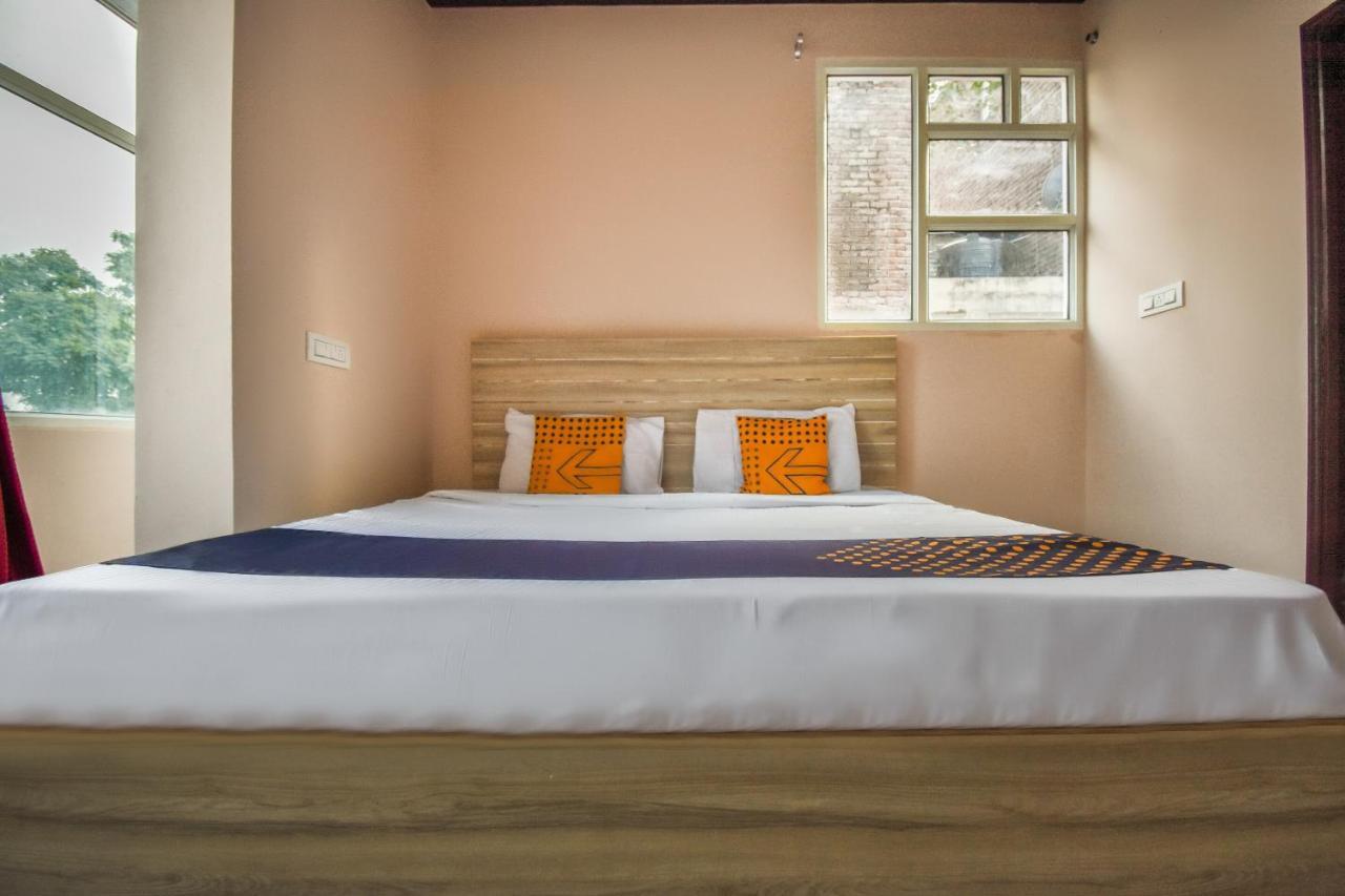 Hotel O Hi Tech Панчкула Екстериор снимка