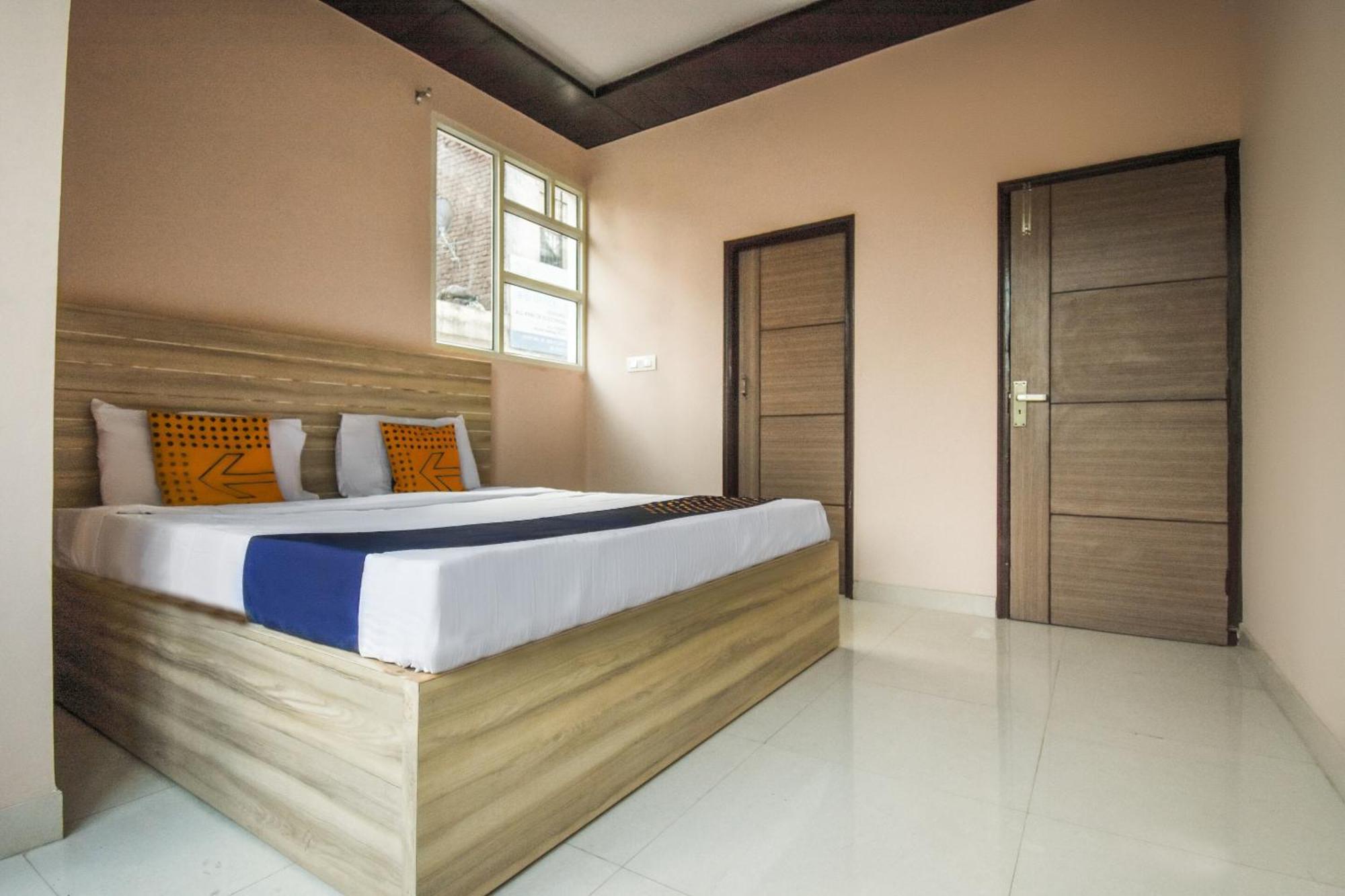 Hotel O Hi Tech Панчкула Екстериор снимка