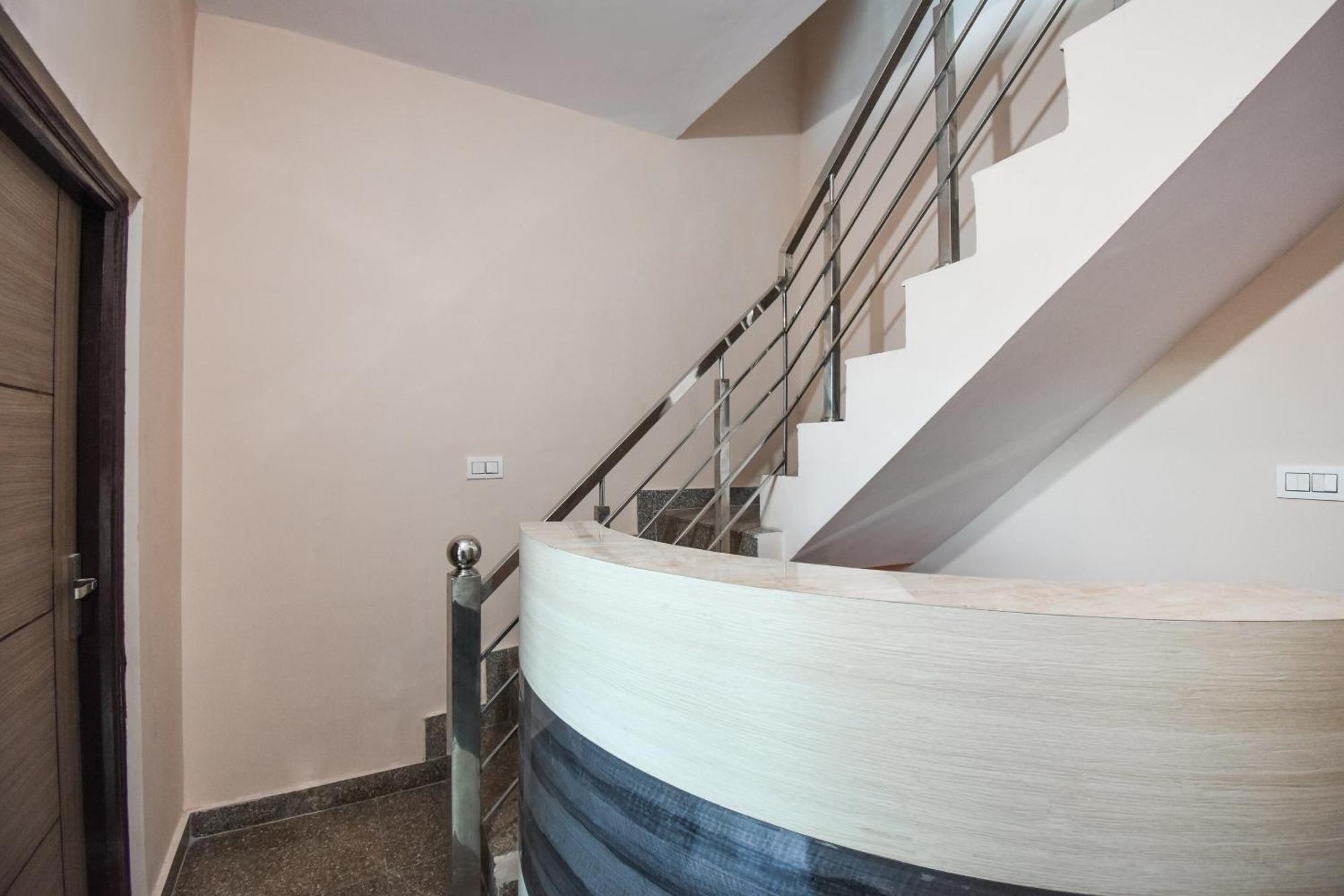 Hotel O Hi Tech Панчкула Екстериор снимка
